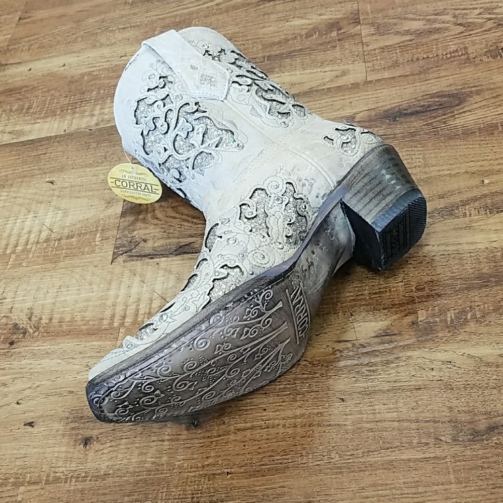 Corral Booties! - Picture 3 of 4